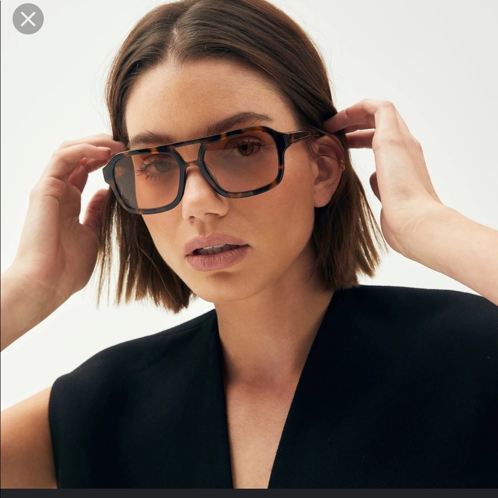 Vehla Dixie chocolate Tortoise/cinnamon sunglasses new with tags in box